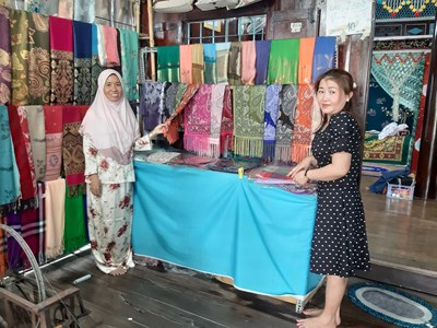 Làng nghề hút khách du lịch