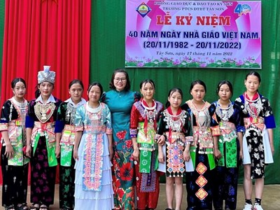 Lên “cổng trời” làm luận án tiến sĩ