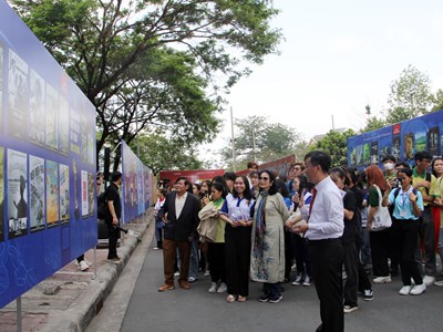 Triển lãm Dấu ấn 70 năm Điện ảnh cách mạng Việt Nam tại TP.HCM