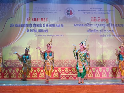 Khai mạc Liên hoan Nghệ thuật sân khấu Dù kê Khmer Nam Bộ