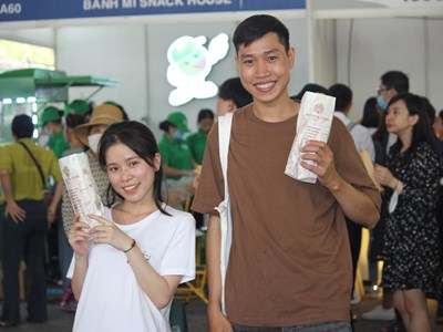 Lễ hội Bánh mì thu hút đông đảo thực khách