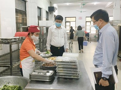 Làm sao đảm bảo ATVSTP bếp ăn bán trú?