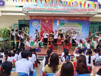 Quảng Ngãi: Bảo tồn văn hóa, lịch sử dân tộc Cor từ hoạt động ngoại khóa cho học sinh