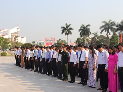 Quảng Trị: Dâng hoa tưởng nhớ 116 năm Ngày sinh cố Tổng Bí thư Lê Duẩn