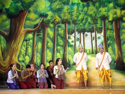 Để Dù kê thu hút khán giả