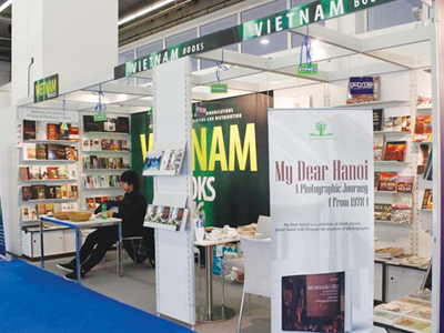 Sách “event” ở ta và hội chợ ở Tây