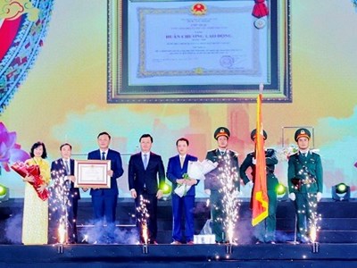 Tân Kỳ (Nghệ An): Kỷ niệm 60 năm thành lập “quê chung” và đón nhận Huân chương Lao động hạng Nhì