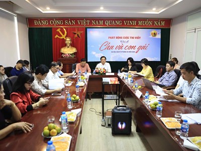 Phát động cuộc thi viết với chủ đề “Cha và con gái”