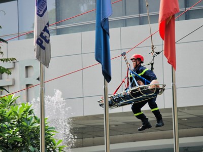 Hơn 1.000 người diễn tập phương án chữa cháy và cứu nạn, cứu hộ