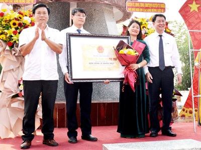 Đón nhận Bằng xếp hạng Di tích lịch sử cấp tỉnh Bốn dũng sĩ Nghĩa Hiệp