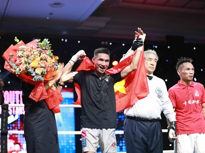 Võ sĩ Việt Nam thắng điểm nhà vô địch Trung Quốc tại giải boxing quốc tế