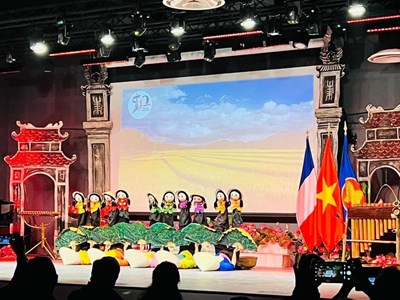Lễ kỷ niệm 50 năm thiết lập quan hệ ngoại giao Việt Nam - Pháp tại Paris