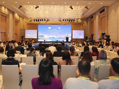 Đồng hành để du lịch “cất cánh”