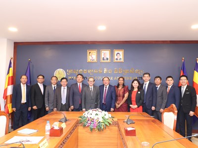 Bộ trưởng Nguyễn Văn Hùng: Văn hóa là sợi dây gắn kết tình hữu nghị Việt Nam  - Campuchia