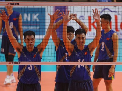 SEA Games 32: Bóng chuyền nam Việt Nam thua ngược Thái Lan