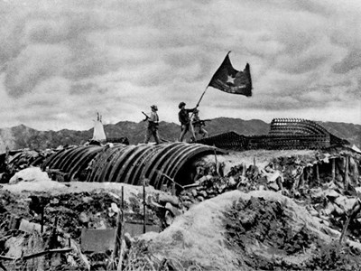 Kỷ niệm 69 năm Chiến thắng Điện Biên Phủ (7.5.1954 - 7.5.2023): “Tiếp lửa” qua những trang viết từ chiến trường