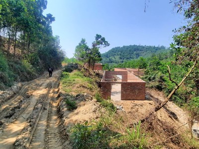 Tháo dỡ hàng loạt công trình “mọc” trái phép chờ đền bù dự án hồ chứa nước Hố Khế