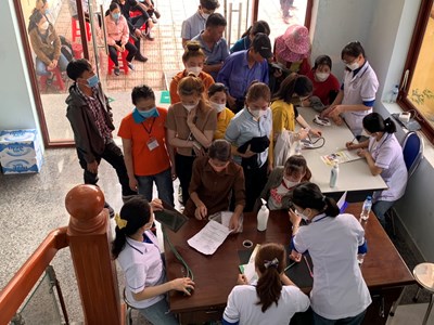 Quảng Ngãi: Khám bệnh, cấp phát thuốc miễn phí cho công nhân, người lao động