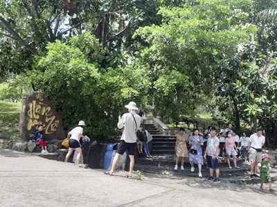 Chấn chỉnh hoạt động kinh doanh trước cổng Khu du lịch Ghềnh Ráng