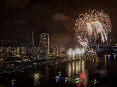 Hè này, đến Đà Nẵng để vỡ òa với pháo hoa và những lễ hội vui quên lối về