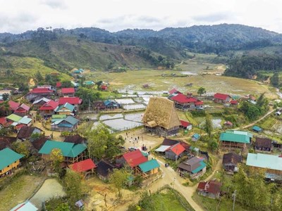 Hãy đến Vi Rơ Ngheo một lần để thấy