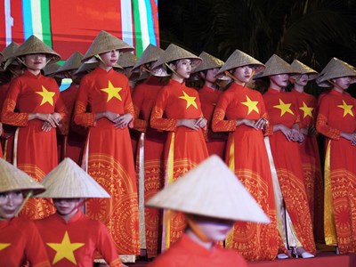 600 bộ áo dài khoe sắc tại Lễ hội Áo dài