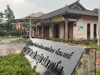 Trung tâm giới thiệu sản phẩm đúc đồng truyền thống (Huế): Đầu tư tiền tỉ rồi bỏ hoang