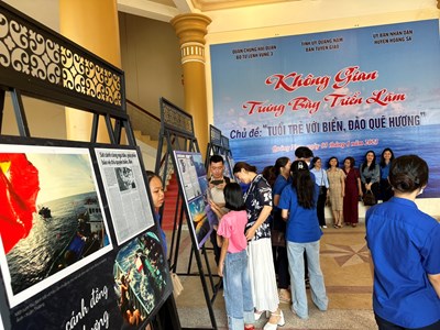 Triển lãm tư liệu, hình ảnh và tuyên truyền biển, đảo quê hương