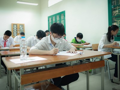 Thi vào lớp 10 tại Hà Nội: Kỳ thi an toàn, đề thi vừa sức