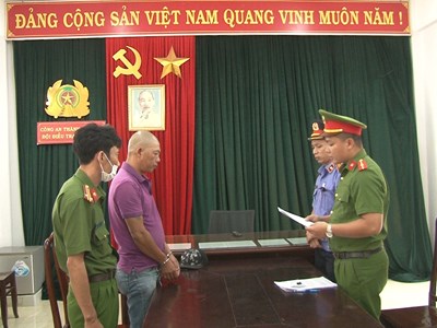 Bắt tạm giam đối tượng đánh người vì tranh giành khách du lịch