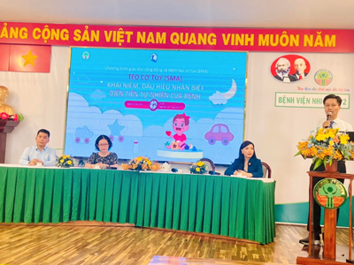 Hướng dẫn chăm sóc trẻ teo cơ tủy tại nhà