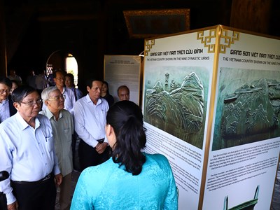 Khai mạc triển lãm “Giang sơn Việt Nam trên Cửu Đỉnh”