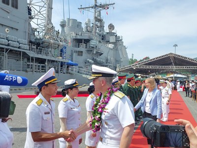 Đoàn tàu Hải quân Hoa Kỳ thăm hữu nghị TP Đà Nẵng
