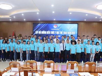 Bóng đá Việt Nam chú trọng kiến thức y học thể thao