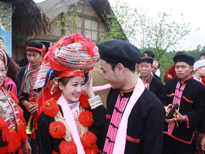 Nâng cao nhận thức thực hiện nếp sống văn minh trong việc cưới, việc tang, lễ hội: Cưới, tang theo nếp sống mới