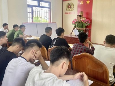 Triệu tập 15 đối tượng mang hung khí gây rối ở bãi biển du lịch