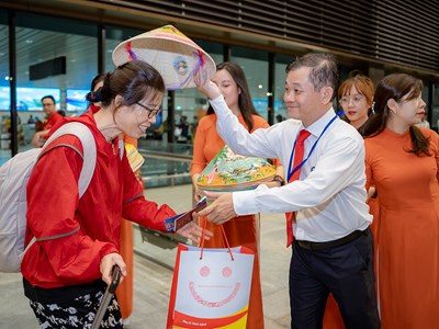 TP Huế đón chuyến bay quốc tế đầu tiên từ Côn Minh