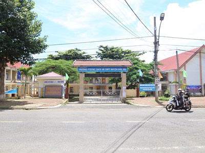 Chậm trả lương, trường cho giáo viên ký giấy mượn tiền (huyện Đắk Mil, Đắk Nông): Sở cũng... bất ngờ!