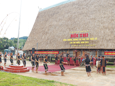 Huy động nhiều nguồn lực bảo tồn nhà rông truyền thống