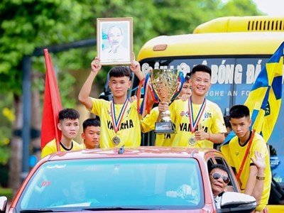 Vô địch Giải Bóng đá Thiếu niên toàn quốc năm 2023, U13 SLNA được trao thưởng lớn