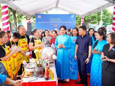 Vun đắp giá trị truyền thống của gia đình Việt