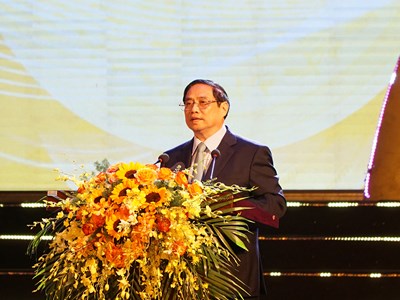 Thủ tướng: Tiếp tục đẩy mạnh hơn nữa công tác chăm lo cho người có công