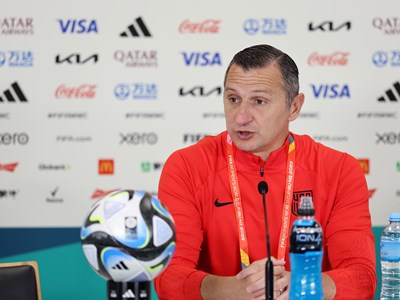 HLV tuyển Mỹ dành lời khen cho hàng thủ tuyển nữ Việt Nam