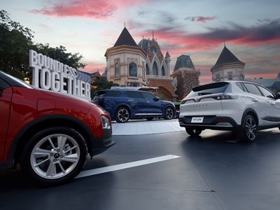 Trải nghiệm một VinFast đậm chất nghệ thuật tại Đại nhạc hội 8Wonder