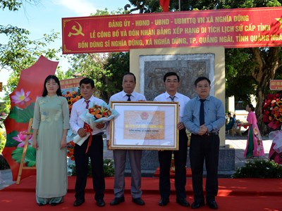 Đón nhận Bằng xếp hạng Di tích lịch sử cấp tỉnh Bốn dũng sĩ Nghĩa Dũng