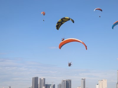 Thể thao dù lượn - sản phẩm du lịch tiềm năng của Đà Nẵng
