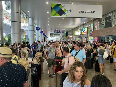 Làm mới để khách quốc tế mở “hầu bao”