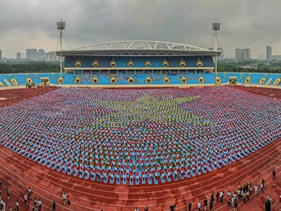 5.000 người đồng diễn yoga, xác lập hai kỷ lục Việt Nam