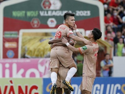 Công an Hà Nội chạm một tay vào cúp vô địch V.League 2023