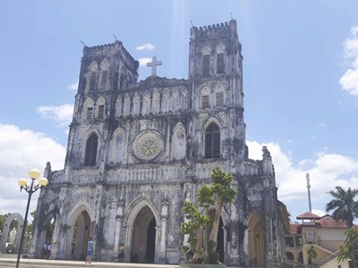 Về Nhà thờ Mằng Lăng, nơi lưu giữ sách chữ Quốc ngữ đầu tiên